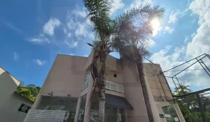 AMPLA SALA COMERCIAL DE 200m²