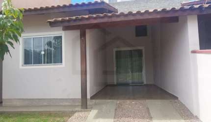CASA  COM DOIS DORMITÓRIOS NO LOTEAMENTO FLORENCE