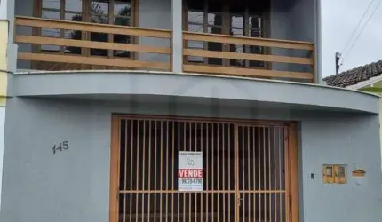 CASA NA SANTA TEREZINHA COM 4 DORMITÓRIOS E 2 VAGAS DE GARAGEM
