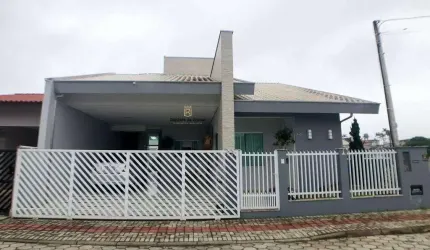 CASA DE ALTO PADRÃO DE 216m² COM 3 DORMTÓRIOS SENDO 1 SUÍTE