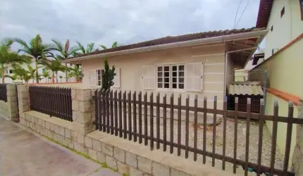 CASA DE ALVENARIA DE 175m² COM 3 DORMITÓRIO SENDO 1 SUÍTE