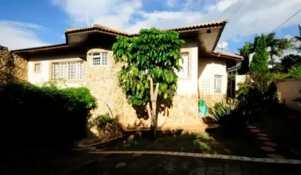 Casas para venda em Atibaia no bairro Vila Santista