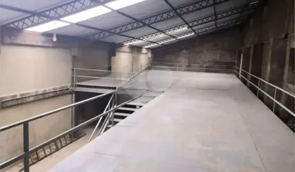 Galpão à venda em Estácio - RJ