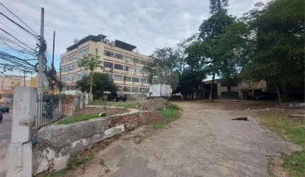 Terreno à venda em São Cristóvão - RJ