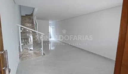 Sobrado a venda com 03 dormitórios sendo 01 suíte na região do Campo Grande
