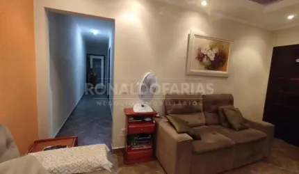 Casa a Venda no Bairro do Campo Grande Vila Arriete com 3 Dormitórios e 4 Vagas de Garagem
