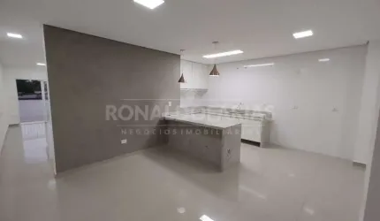 Sobrado à venda com 3 suítes na região de Interlagos.