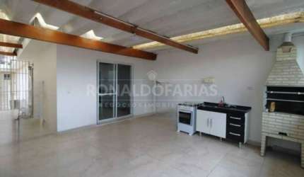 Casa à Venda na Cidade Dutra com 4 Dormitórios Suítes e 2 Vagas de Garagem