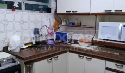 Sobrado a venda com 03 dormitórios na Cidade Dutra