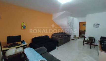 Sobrado a venda com 02 dormitórios em Interlagos