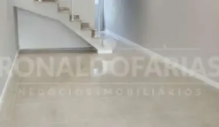 Sobrado a venda com 110 m² 03 dormitórios na Região do Campo Grande