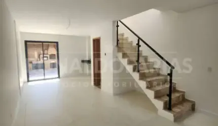 Sobrado a venda com 130 m²,03 suítes na região do Campo Grande