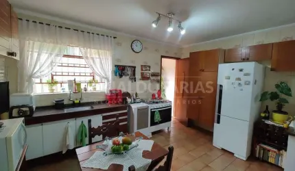 Sobrado a venda com 03 dormitórios em Interlagos