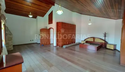 SOBRADO PARA VENDA/LOCAÇÃO 5 SUÍTES 6 VAGAS DE CARRO 468 M² DE ÁREA ÚTIL REGIÃO DE INTERLAGOS !