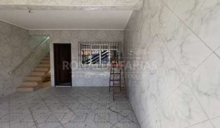 Vende-se 2 casas para Renda, no mesmo terreno 2 quartos 1 vaga de carro para cada casa