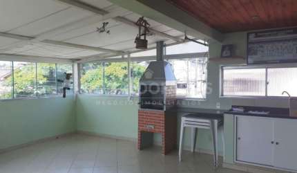 Sobrado a venda sendo 4 quartos com uma suite 2 salas 4 bnheiro