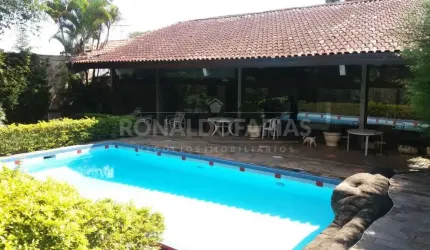 Casa a Venda em Interlagos com 4 Dormitórios Suítes e 7 Vagas de Garagem