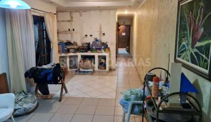 Casa Térrea para locação comercial ou residencial na região de  Veleiros,