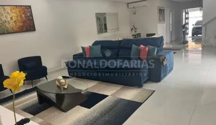 Casa a Venda em Interlagos com 3 Dormitórios Suítes e 6 Vagas de Garagem