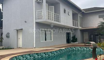 Casa a Venda em Interlagos com 3 Dormitórios Suítes e 6 Vagas de Garagem