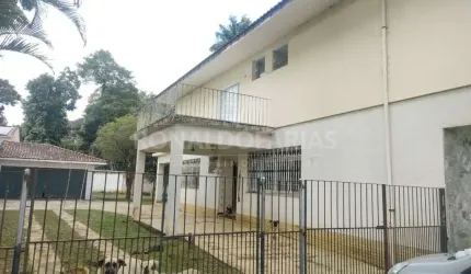 Sobrado para  locação com 1320 m com 446 ac.