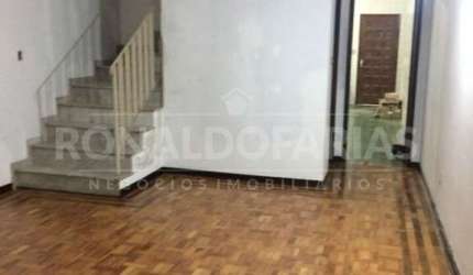 Sobrado para locação comercial ou residencial .