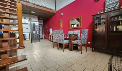 Casa à Venda em Veleiros com 2 Dormitórios Suíte e 2 Vagas de Garagem