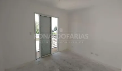 Sobrado a venda em condominio fechado com  03 dormitorios sendo 01 suite na regiao de Interlagos.