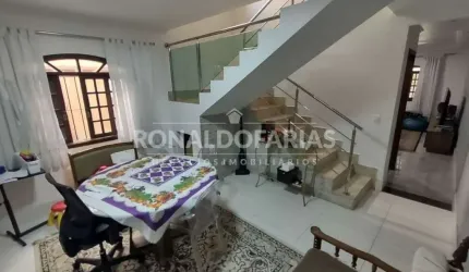 Casa a Venda no Bairro de Interlagos com 3 Dormitórios 1 Suíte 3 Vagas de Garagem