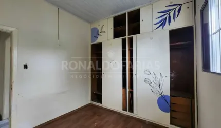 Casa à Venda na Cidade Dutra com 3 Dormitórios e 4 Vagas de Garagem
