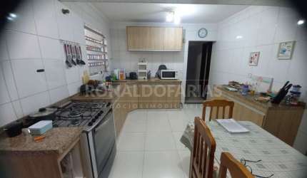 SOBRADO A VENDA 3 DORMS NA REGIAO DA CIDADE DUTRA