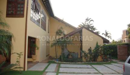 Vendo casa  em condomínio na  Praia  Martim  de Sá  Caraguatatuba