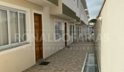 Sobrado a venda em condomínio fechado com 02 dormitórios na região do Campo Grande