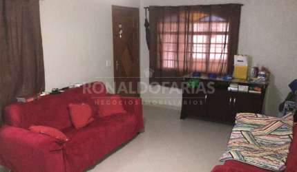 Casa à Venda em Interlagos com 3 Dormitórios 1 Suíte e 2 Vagas de Garagem