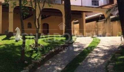 Casa à Venda no Bairro de Interlagos Bolsão com 5 Dormitórios 2 Suítes e 5 Vagas de Garagem