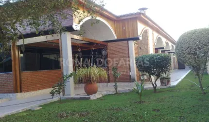 Casa à Venda em Interlagos com 4 Dormitórios 2 Suítes e 4 Vagas de Garagem