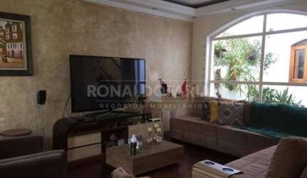 Casa Térrea no Jd. Suzana em Interlagos com 260m2 e 4 dormitórios, sendo 1 suíte!
