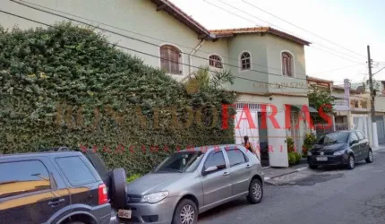Sobrado à venda com 3 dormitórios e 1 suíte na região de Interlagos.