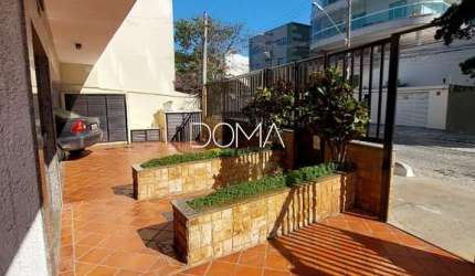 Amplo apartamento a uma quadra da Praia do Forte