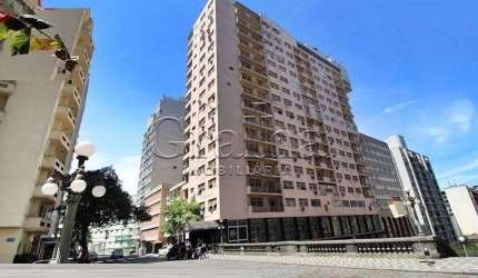 Apartamento com 3 quartos à venda na Rua Duque de Caxias, 1361, Centro Histórico, Porto Alegre por R$ 750.000