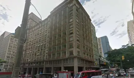 Apartamento com 3 quartos à venda na Avenida Borges de Medeiros, 464, Centro Histórico, Porto Alegre por R$ 442.000