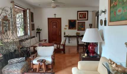 Vendo Casa No Jardim Icaraí - Niterói - RJ.