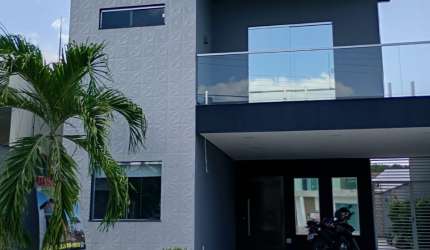 Linda casa Condominio Forest Hill