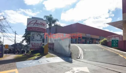 Excelente oportunidade de locação de loja comercial em Curitiba - Bairro São Lourenço, 2 salas, 1 banheiro, 60,90 m² de área.