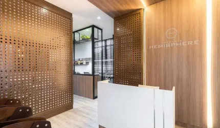Sala comercial à venda em Curitiba-PR, Mossunguê  1 sala, 1 banheiro, 1 vaga de garagem, 106,43m² de área
