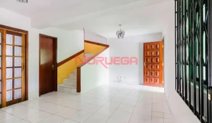 Sobrado em localização privilegiada no bairro Capão Raso
