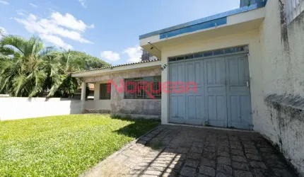 Excelente oportunidade de locação: Casa comercial com 5 salas, 3 banheiros, 1 vaga de garagem e 200m² em Bacacheri, Curitiba-PR!