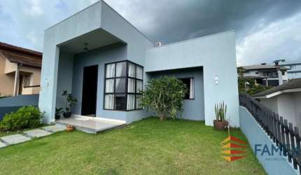 CASA COM PISCINA A VENDA NO BAIRRO SÃO LUIZ EM PATO BRANCO - 01 SUÍTE + 02 QUARTOS - CA729
