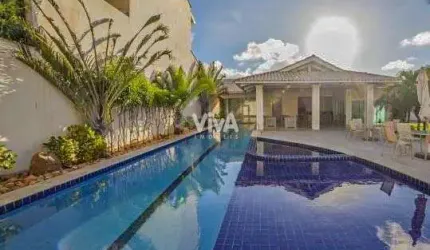 Casa em condomínio com 4  suítes  no bairro  De Lourdes