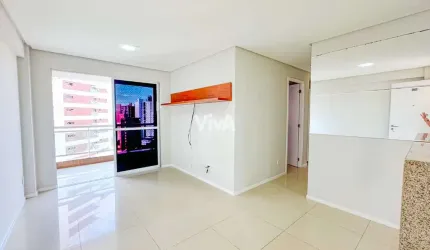Apartamento com 2 suítes no Meireles
